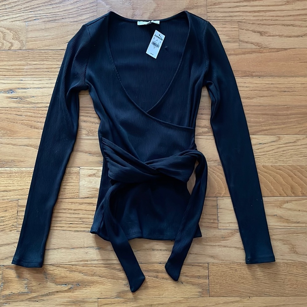 Black V-neck crisscross bodice long sleeve with tie